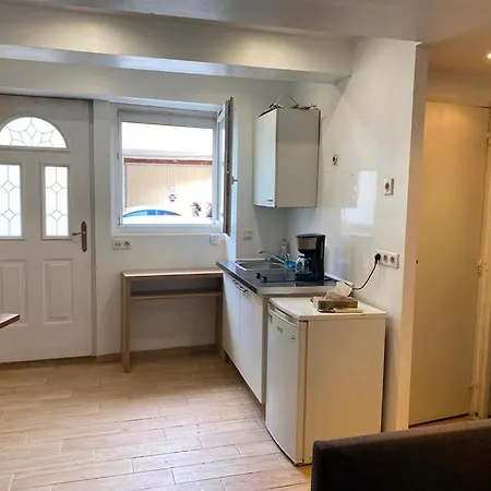 P2 ,7 Rue Saint Catherine * Nimes