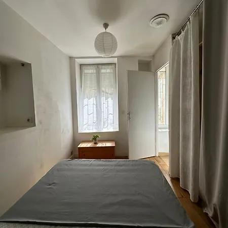 P2 ,7 Rue Saint Catherine Apartment